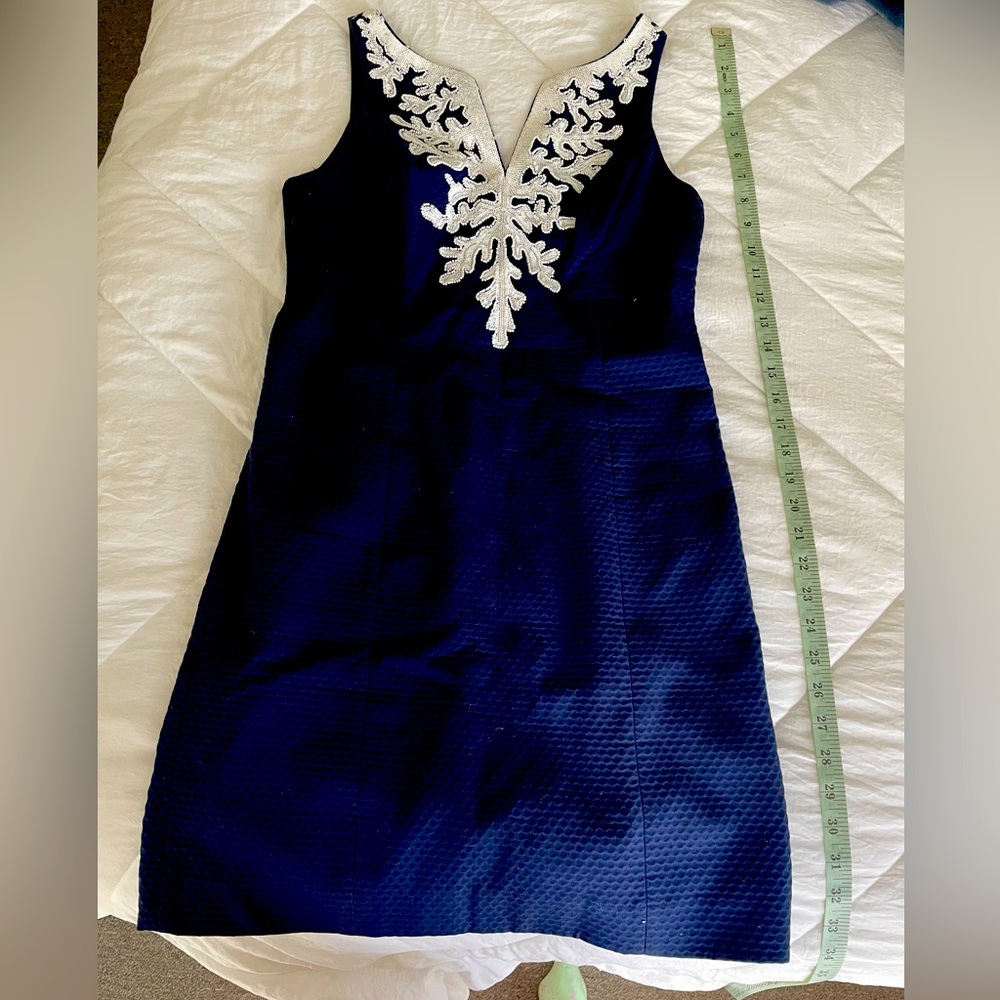 Lilly Pulitzer navy blue with white sequin corral accent classy dress!